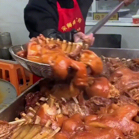 1760583745802268.gif